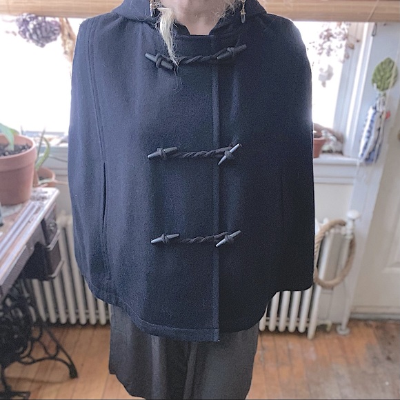 Recycled wool capelet. Size M. American Eagle Outfitters. - Picture 5 of 5